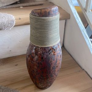Beautiful leopard print vase with rope wrapped on top